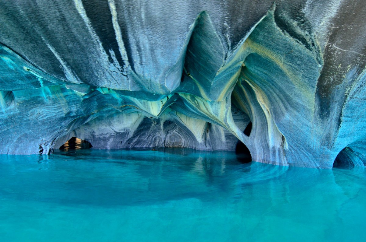 10 самых удивительных ледяных пещер на планете