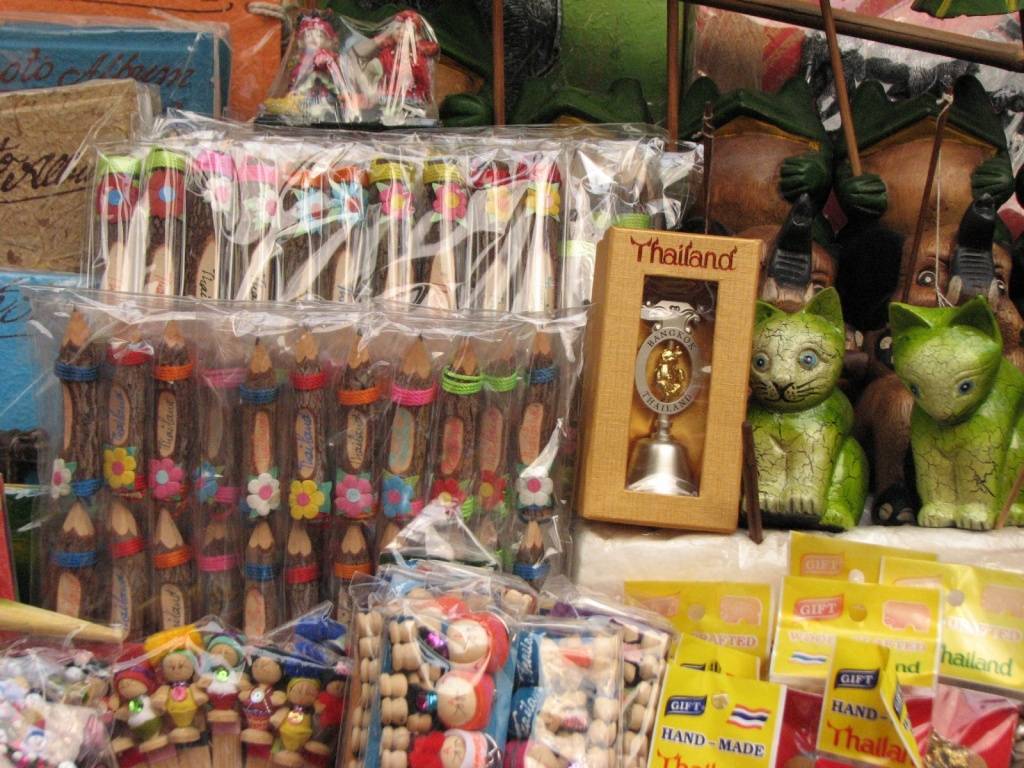 Что привезти из тайланда? товары, одежда, косметика, чай, сувениры