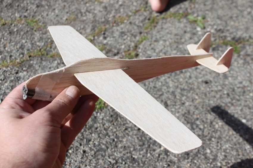 Поделка самолет своими руками -  мастер-классы по изготовлению из бумаги, картона и пластиковых бутылок