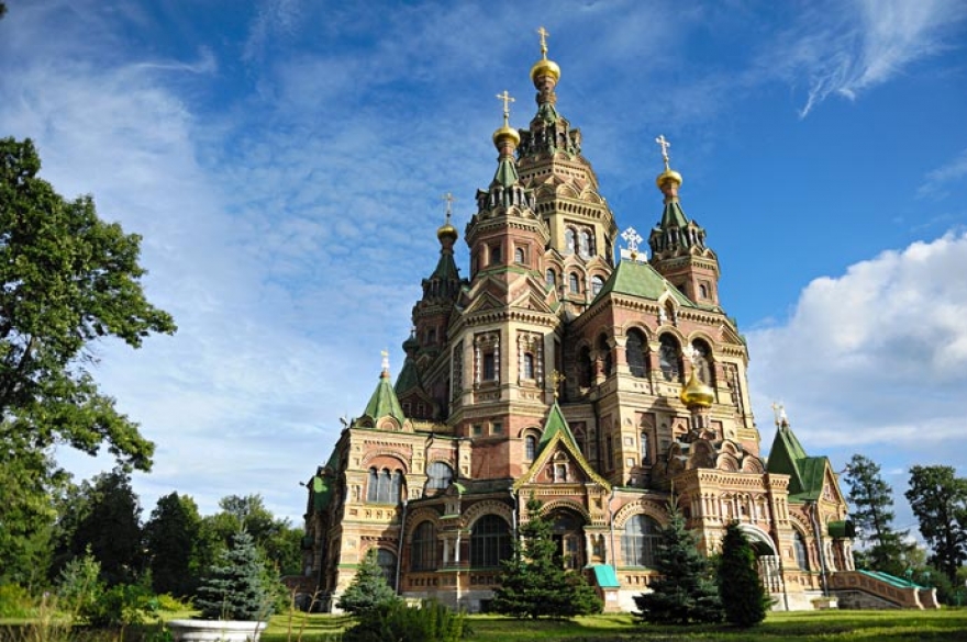 Санкт-петербургский петропавловский собор в петропавловской крепости - древо