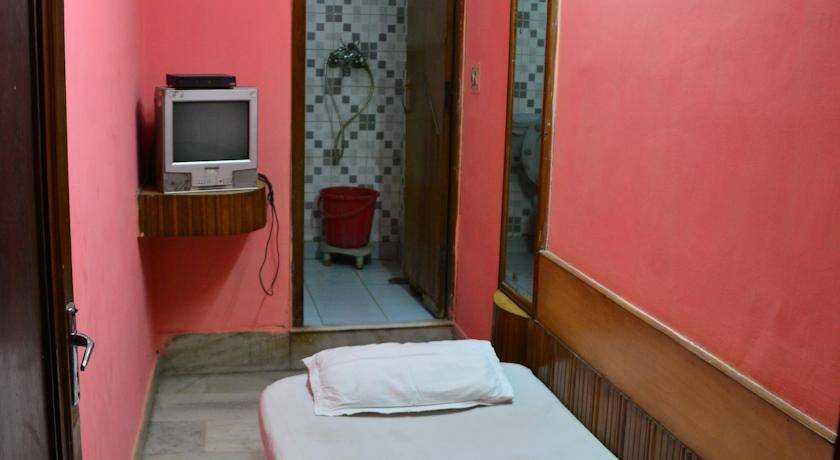 2 bedroom apartment, hauz khas village
 в нью-дели (индия) / отели, гостиницы и хостелы / мой путеводитель