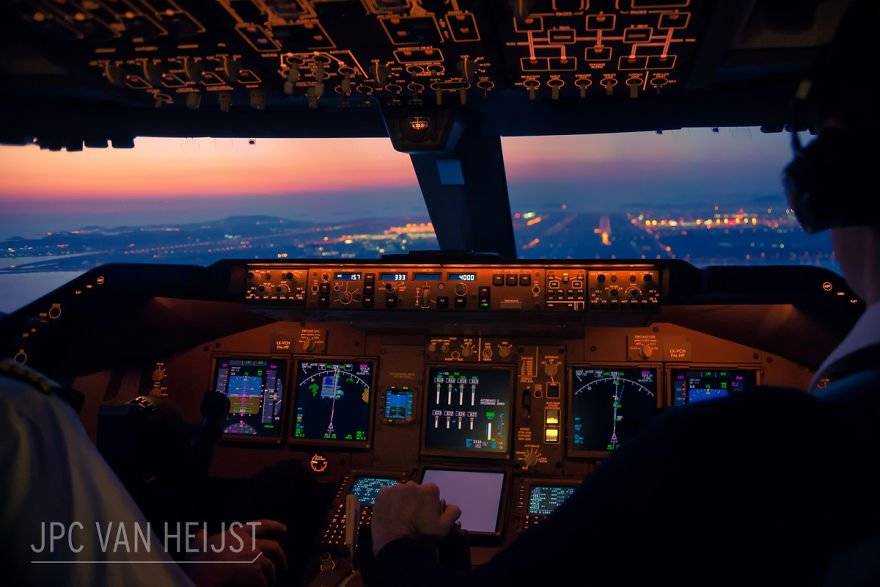 Самые красивые виды из самолета. вид из самолета: из кабины пилота и окна. вид из кабины и окна самолета