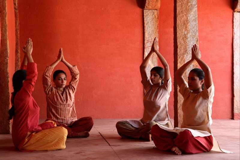 Индийские йоги. почему индийская йога не подходит для нас. | slavyoga
индийские йоги. почему индийская йога не подходит для нас. — slavyoga