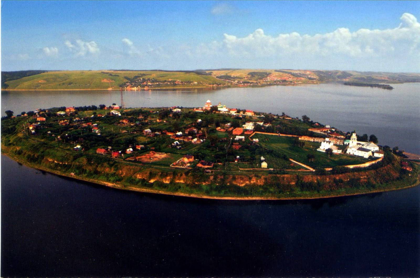 Сказочный остров свияжск с неприступной крепостью холмистого града