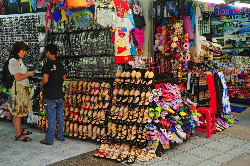 Самый большой магазин дешевых сувениров lukdod (лукдод) в паттайе — пума в тайланде, живем и отдыхаем в тайланде дикарем
пума в тайланде, живем и отдыхаем в тайланде дикарем  |  самый большой магазин дешевых сувениров lukdod (лукдод) в паттайе