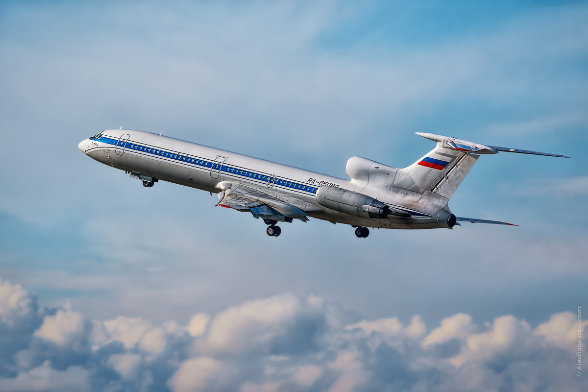 Пассажирские самолеты летающие в россии. Ту-154 пассажирский самолёт. Самолет ту 154 м. Туполев 154м. Ту - 154м.
