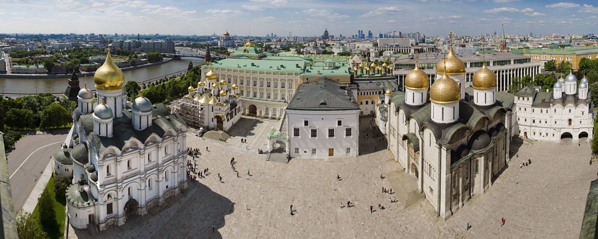 Соборная площадь московского кремля — высшая точка кремлевского холма