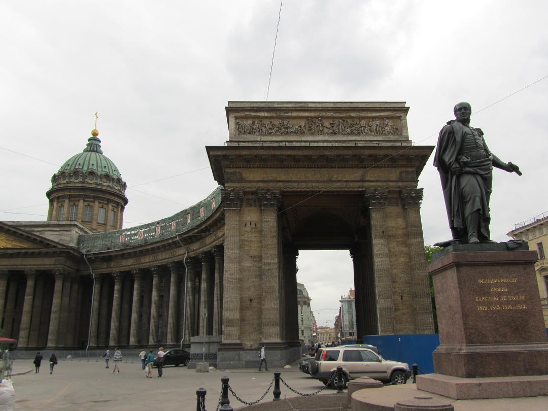 Какие памятники в петербурге. Знаменитые памятники Санкт-Петербурга. Памятник архитектуры м в Питере. Памятные места Петербурга. Известные памятники в СПБ.