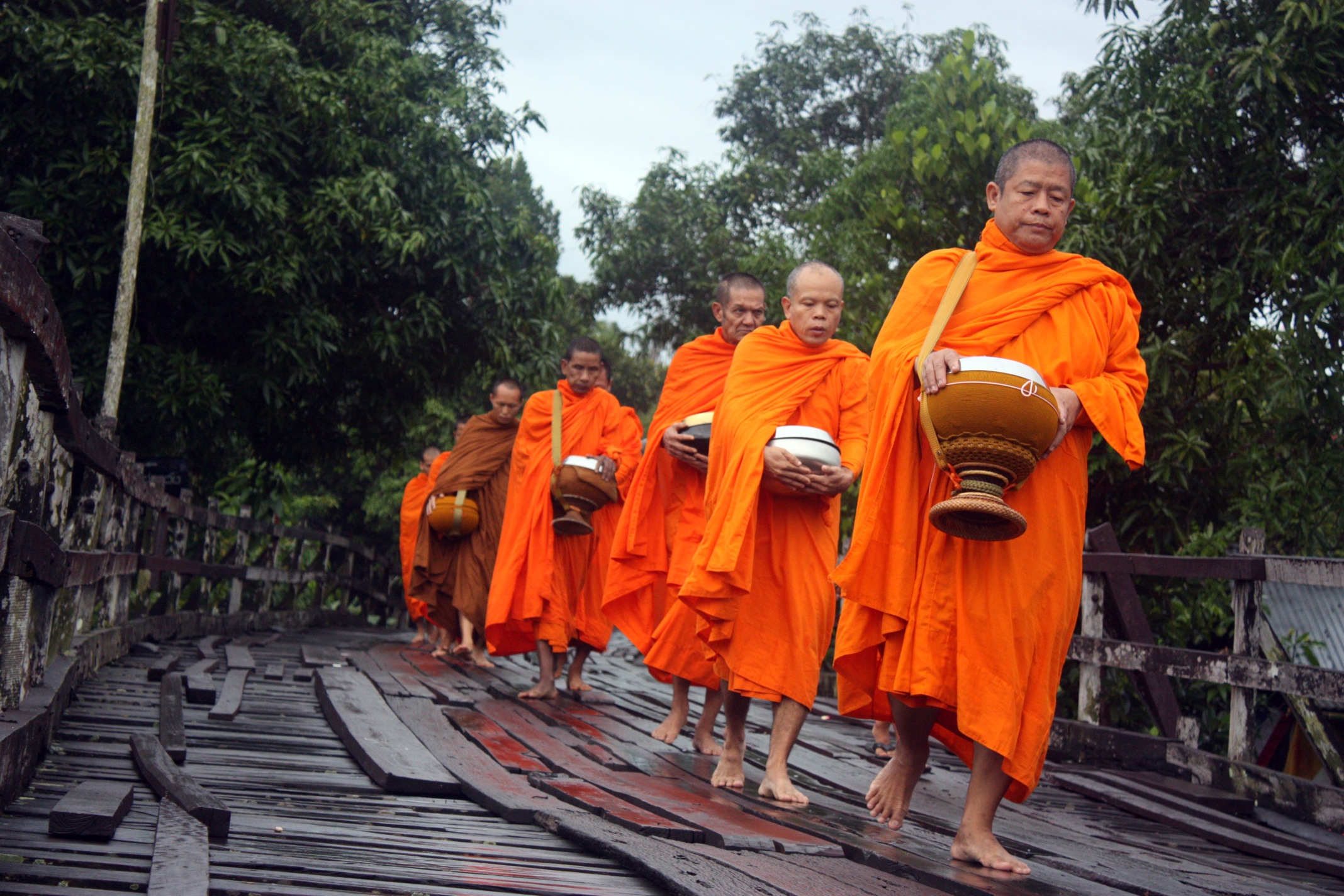 Буддизм и монахи камбоджи