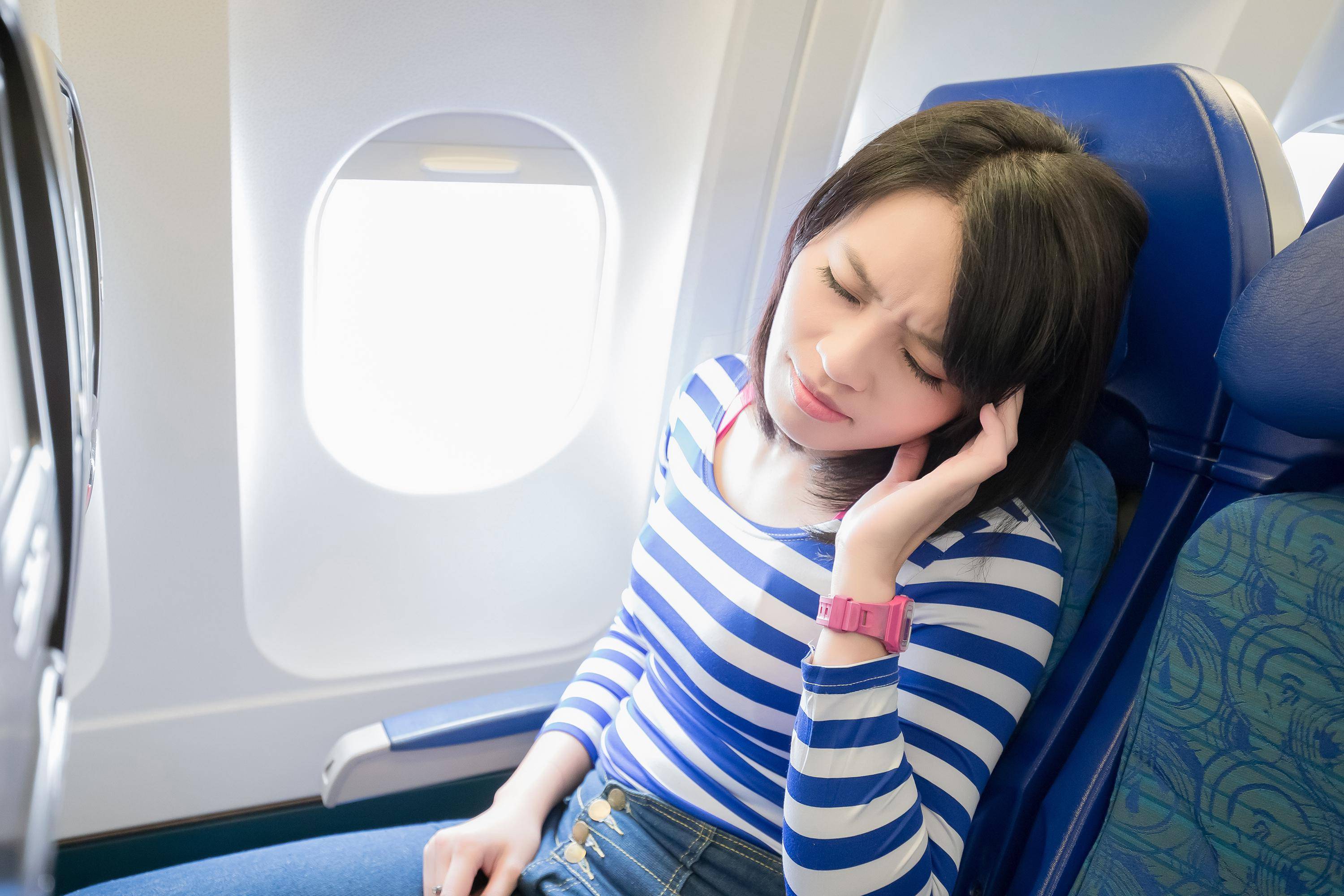 При посадке самолета сильно болят уши: эффективные меры | авиакомпании и авиалинии россии и мира