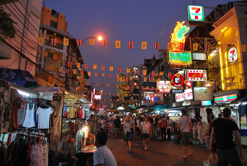 Улица каосан роуд в бангкоке