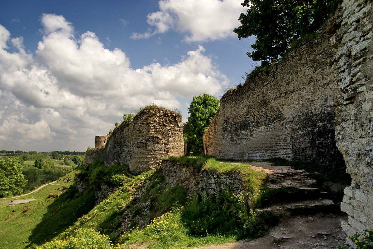 Старый изборск фото